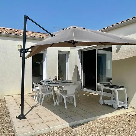 Des Ilates Πανσιόν *